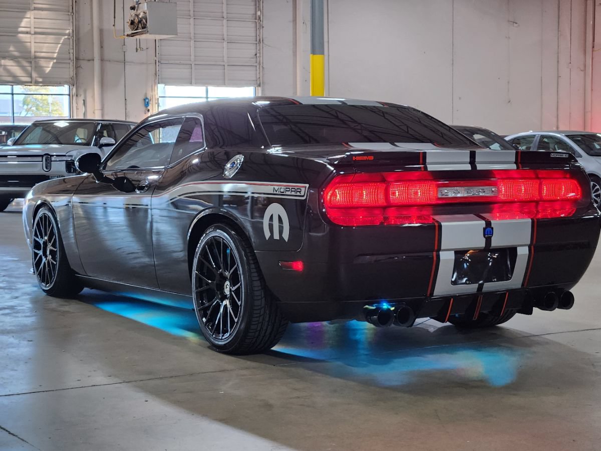 Used 2010 Dodge Challenger R/T w/ Mopar 10 Pkg RWD image 13