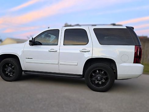 Used 2013 GMC Yukon SLE w/ Convenience Package image 8