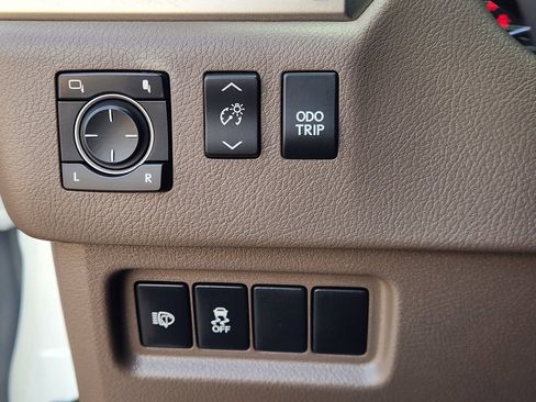 Used 2017 Lexus GX 460 Premium w/ Premium Package image 22