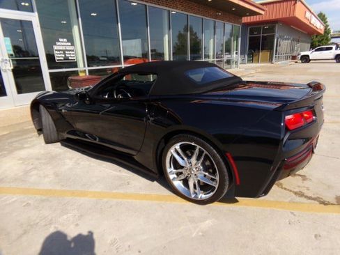 Used 2016 Chevrolet Corvette Stingray Convertible w/ 2LT Preferred Equipment Group RWD image 23