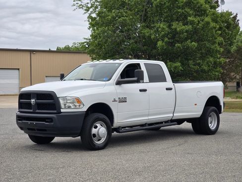 Used 2018 RAM 3500 Tradesman w/ Popular Equipment Group AWD/4WD image 3