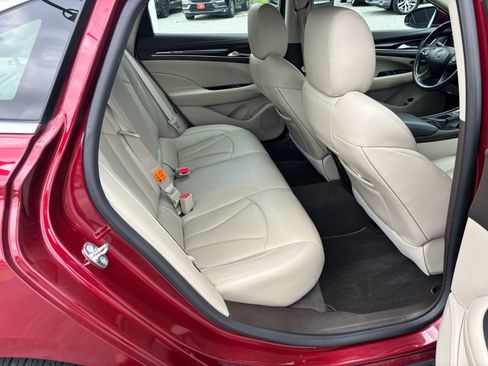 Used 2017 Buick LaCrosse Essence FWD image 11