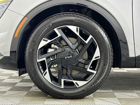 Used 2025 Kia Sportage SX image 30