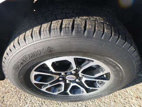 Used 2024 Ford Expedition Max XLT image 26