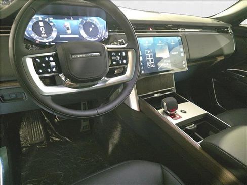 New 2025 Land Rover Range Rover SE image 17