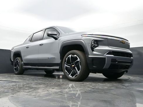 New 2026 Chevrolet Silverado EV LT AWD/4WD image 41