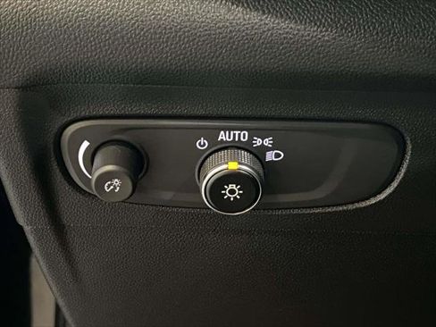 Certified 2023 Buick Envision Essence image 19