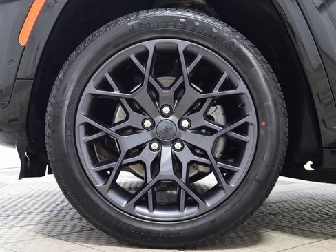 Used 2025 Jeep Grand Cherokee L Summit image 29