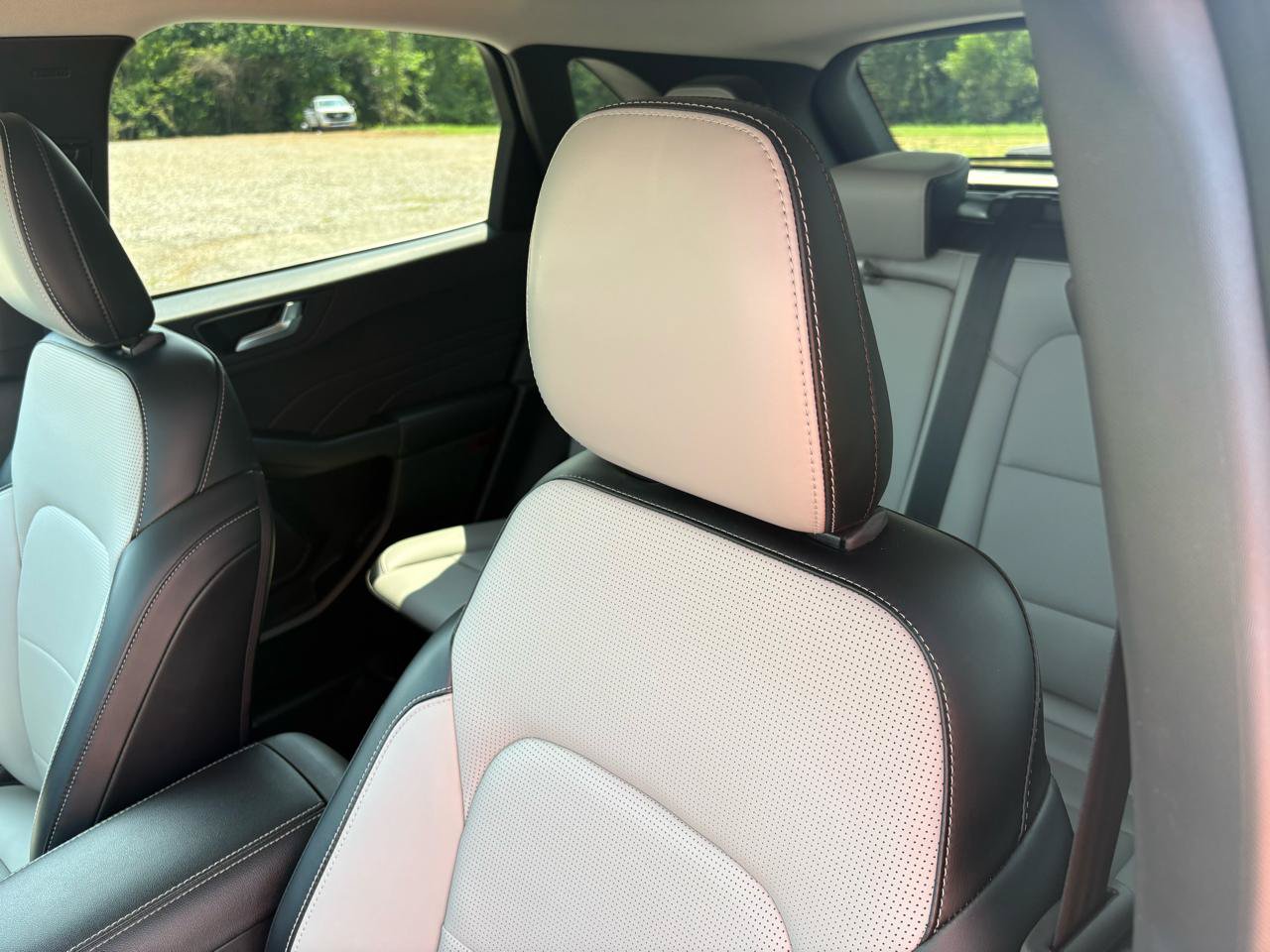 Used 2024 Ford Escape Platinum AWD/4WD image 16