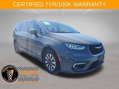 Certified 2023 Chrysler Pacifica Touring-L