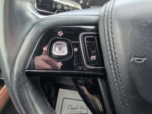 Used 2021 Lincoln Aviator Reserve image 22