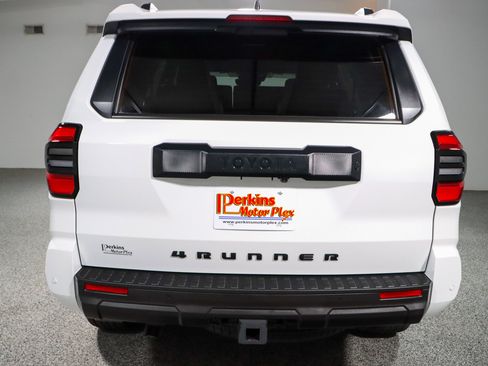 Used 2025 Toyota 4Runner TRD Off-Road Premium AWD/4WD image 8