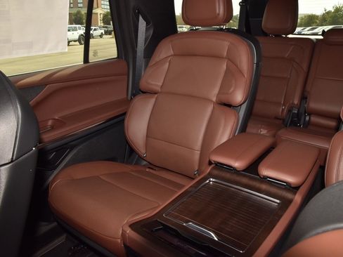 New 2025 Lincoln Navigator L Reserve image 21