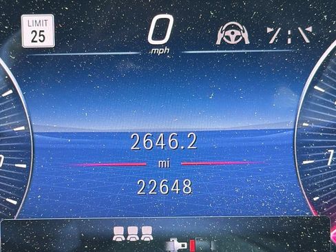 Used 2024 Mercedes-Benz GLS 450 4MATIC image 9