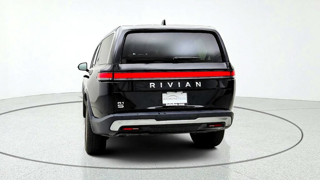 Used 2025 Rivian R1S Adventure Dual AWD/4WD image 6