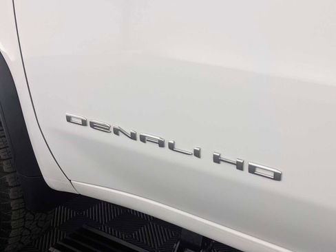 Used 2025 GMC Sierra 3500 Denali Ultimate AWD/4WD image 11