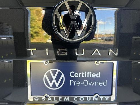 Certified 2022 Volkswagen Tiguan SE image 13