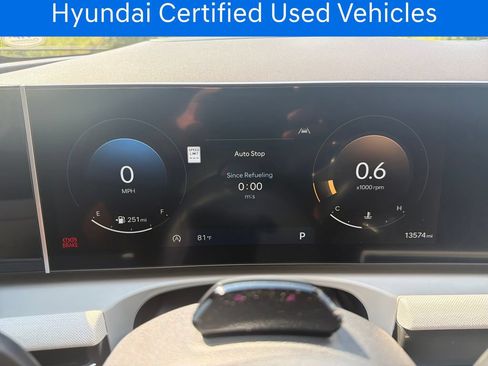 Certified 2025 Hyundai Tucson Limited AWD/4WD image 19