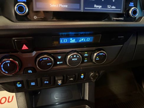 Used 2021 Toyota Tacoma TRD Off-Road w/ Technology Package image 22