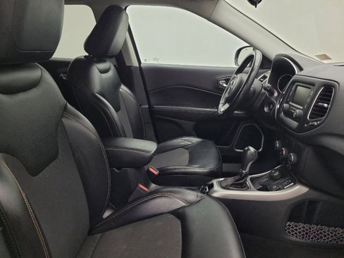 Used 2018 Jeep Compass Latitude w/ Cold Weather Group AWD/4WD image 21