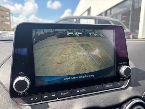 Used 2025 Nissan Sentra SV FWD image 21