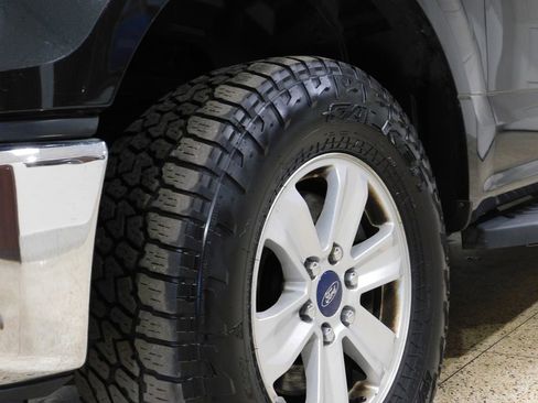 Used 2015 Ford F150 XLT image 28