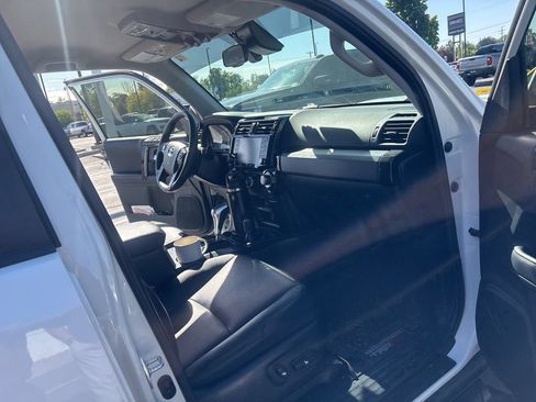 Used 2021 Toyota 4Runner TRD Off-Road Premium AWD/4WD image 13