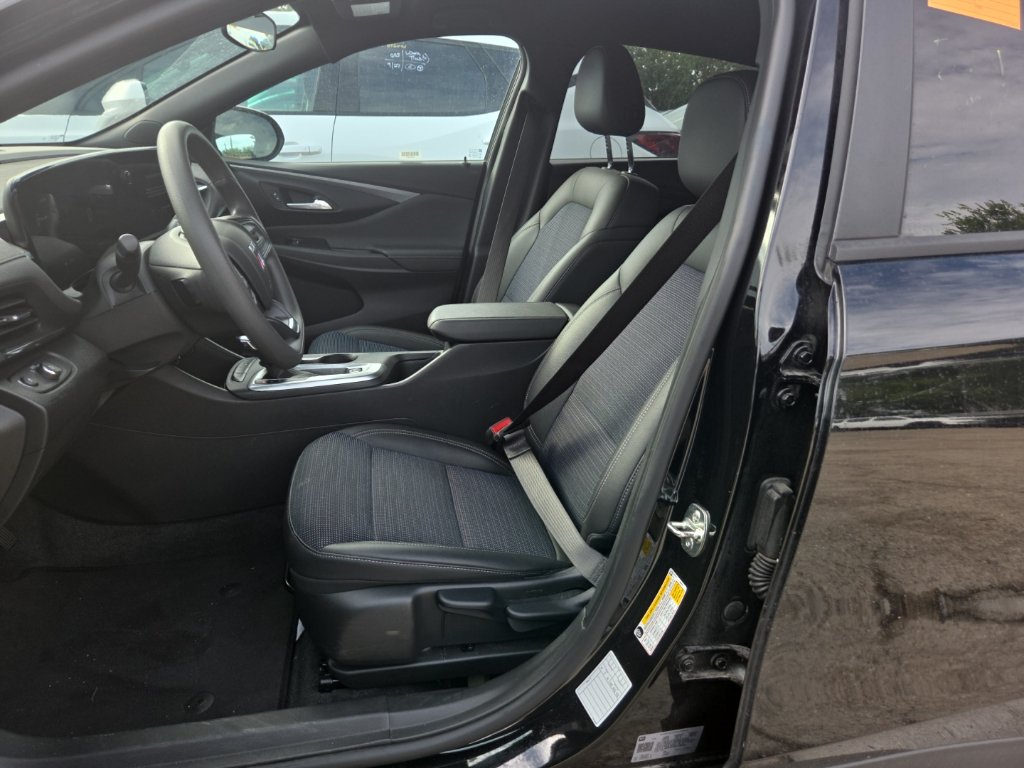 Used 2026 Buick Envista Preferred FWD image 3