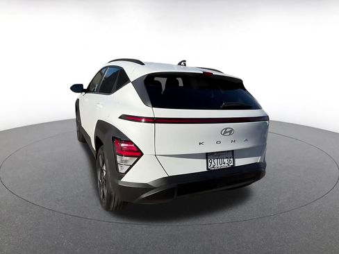 Used 2025 Hyundai Kona SEL image 11