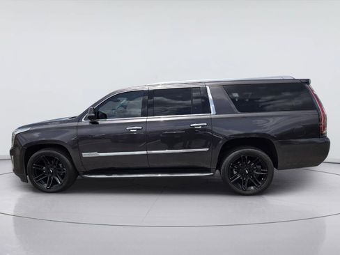 Used 2018 Cadillac Escalade ESV Luxury RWD image 5