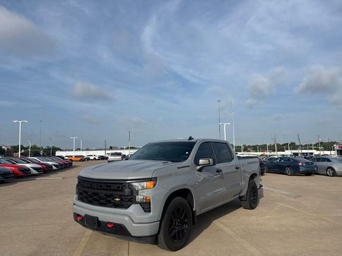 Used 2025 Chevrolet Silverado 1500 Custom w/ LPO, Dark Essentials Package RWD image 7
