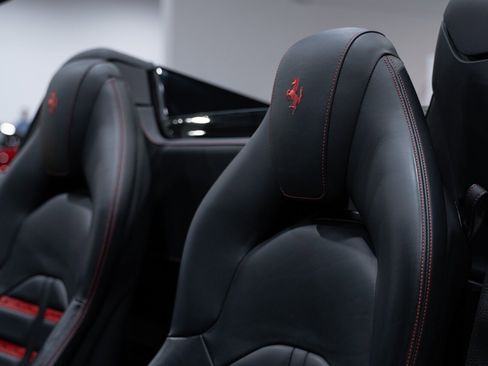 Used 2018 Ferrari 488 Spider image 23