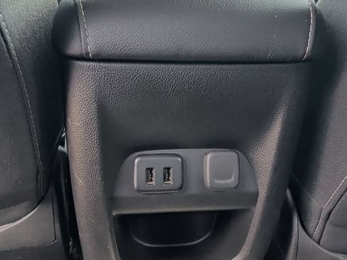 Used 2017 Chevrolet Colorado LT AWD/4WD image 14