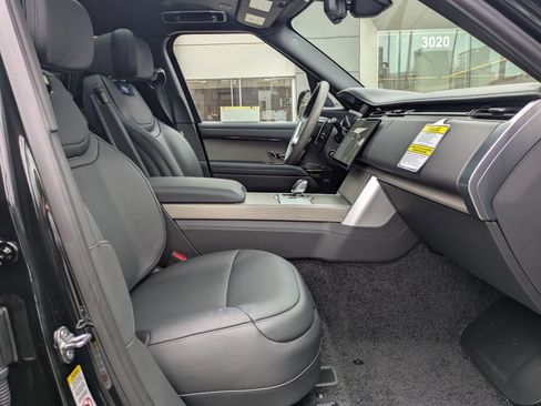 New 2026 Land Rover Range Rover SV image 33