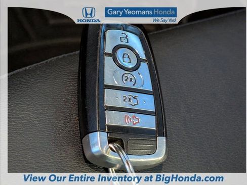 Used 2018 Ford Fusion SE w/ Fusion SE Technology Package image 34