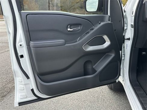 New 2026 Nissan Frontier SV image 11