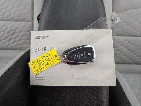 Used 2018 Chevrolet Equinox LS image 24