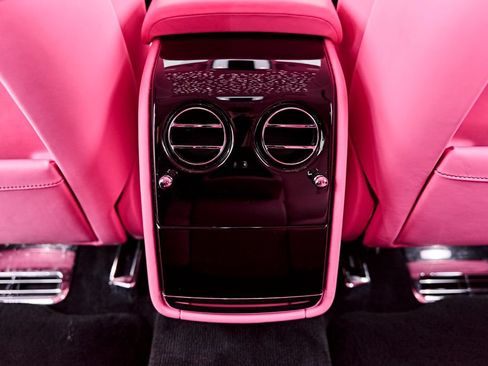 Used 2024 Rolls-Royce Phantom Sedan w/ The Phantom Package RWD image 61