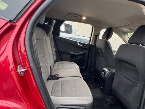 Used 2020 Ford Escape SE image 29