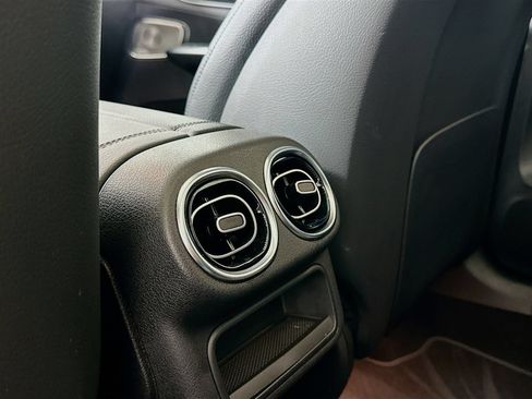 Used 2023 Mercedes-Benz GLC 300 4MATIC image 28