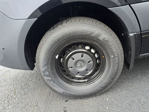 New 2025 Mercedes-Benz Sprinter 2500 image 10