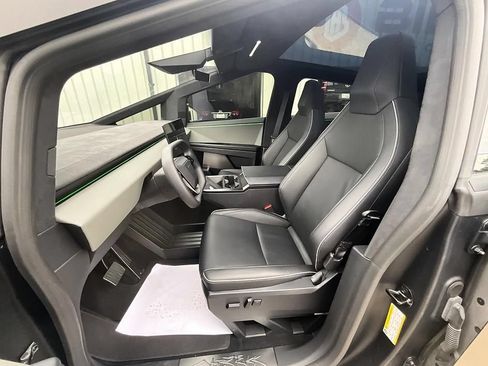 Used 2025 Tesla Cybertruck Cyberbeast AWD/4WD image 18
