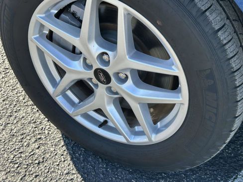 Used 2024 Ford Edge SEL image 9