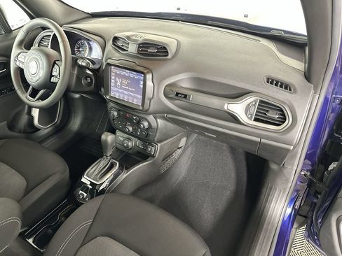 Used 2021 Jeep Renegade Latitude w/ Sun & Sound Group AWD/4WD image 32