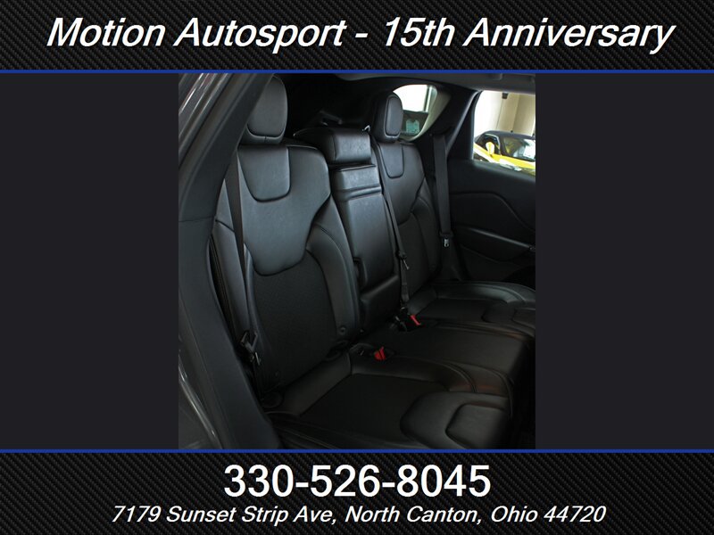Used 2019 Jeep Cherokee Latitude Plus AWD/4WD image 32
