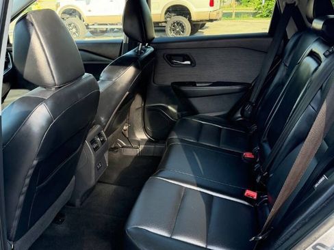 Used 2021 Nissan Rogue SV w/ Premium Package FWD image 10