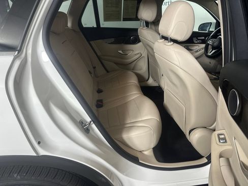 Used 2022 Mercedes-Benz GLC 300 image 17