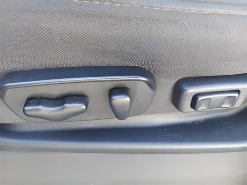 Used 2015 Nissan Titan SV w/ SV Value Truck Package image 16