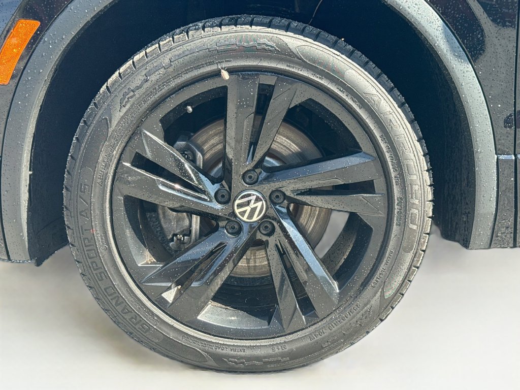 Used 2024 Volkswagen Tiguan SE R-Line AWD/4WD image 31