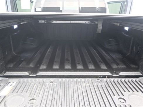 Used 2022 Nissan Frontier PRO-4X w/ Pro-4X Premium Package image 16